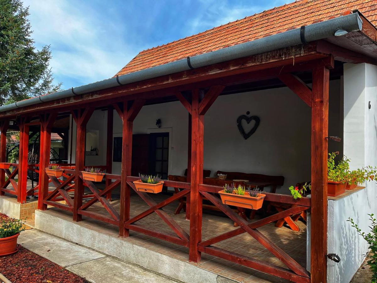 Poettyoesotthon Vendeghaz Tiszabábolna Exterior foto